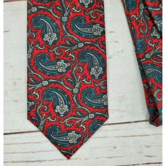 John Clarendon Multicolored Paisley U.S.A Made %100 Silk Tie - Picture 10 of 11